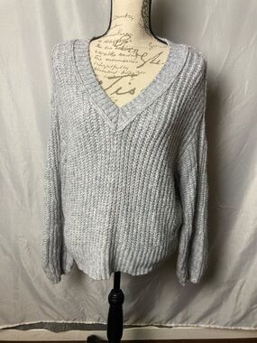 a.n.a.size small gray oversized vneck sweater great condition